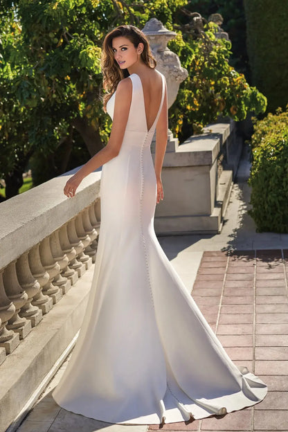 Elegant Mermaid V-Neck Sleeveless Chic Modern Ivory Floor-Length Wedding Dresses Bridal Gown