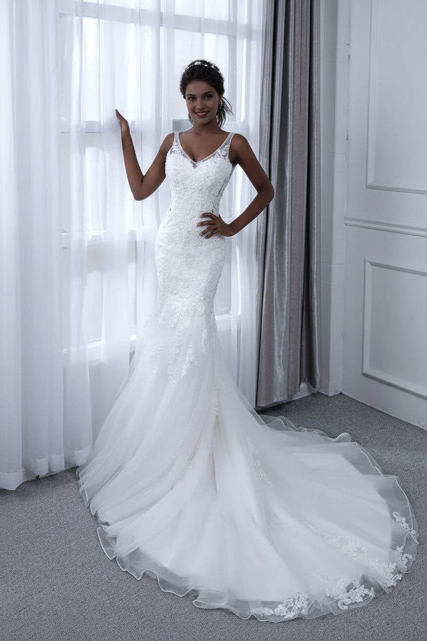 Elegant Mermaid V-Neck Sleeveless Lace Chapel White Wedding Gown