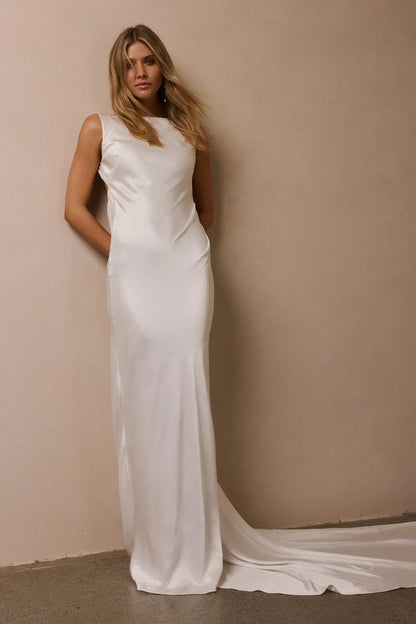 Elegant Sheath High Neck Sleeveless Minimalist Backless White Floor-Length Wedding Dresses Gown