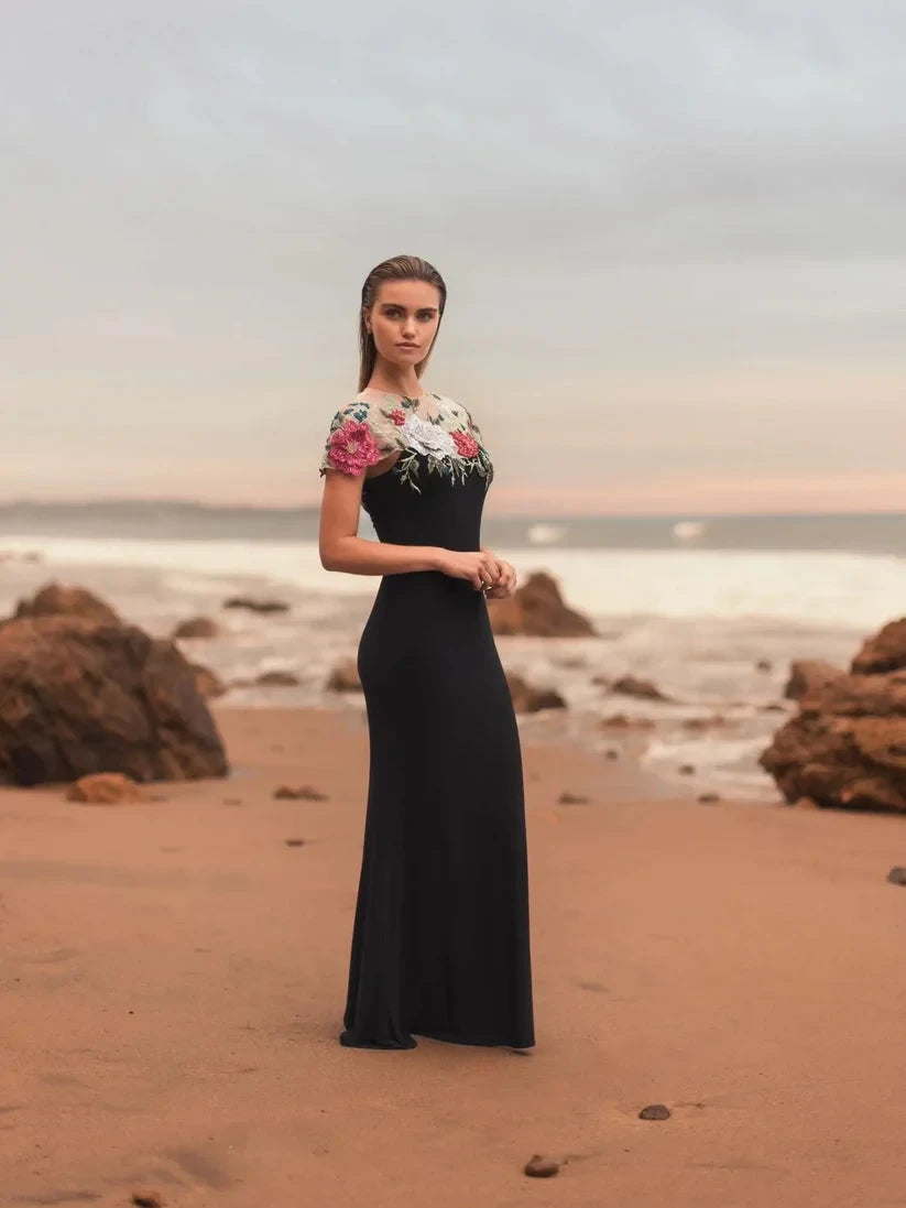 Elegant Sheath Illusion Boat Neck Short Sleeve Embroidered Floral Black Floor-Length Mother of the Bride Dress