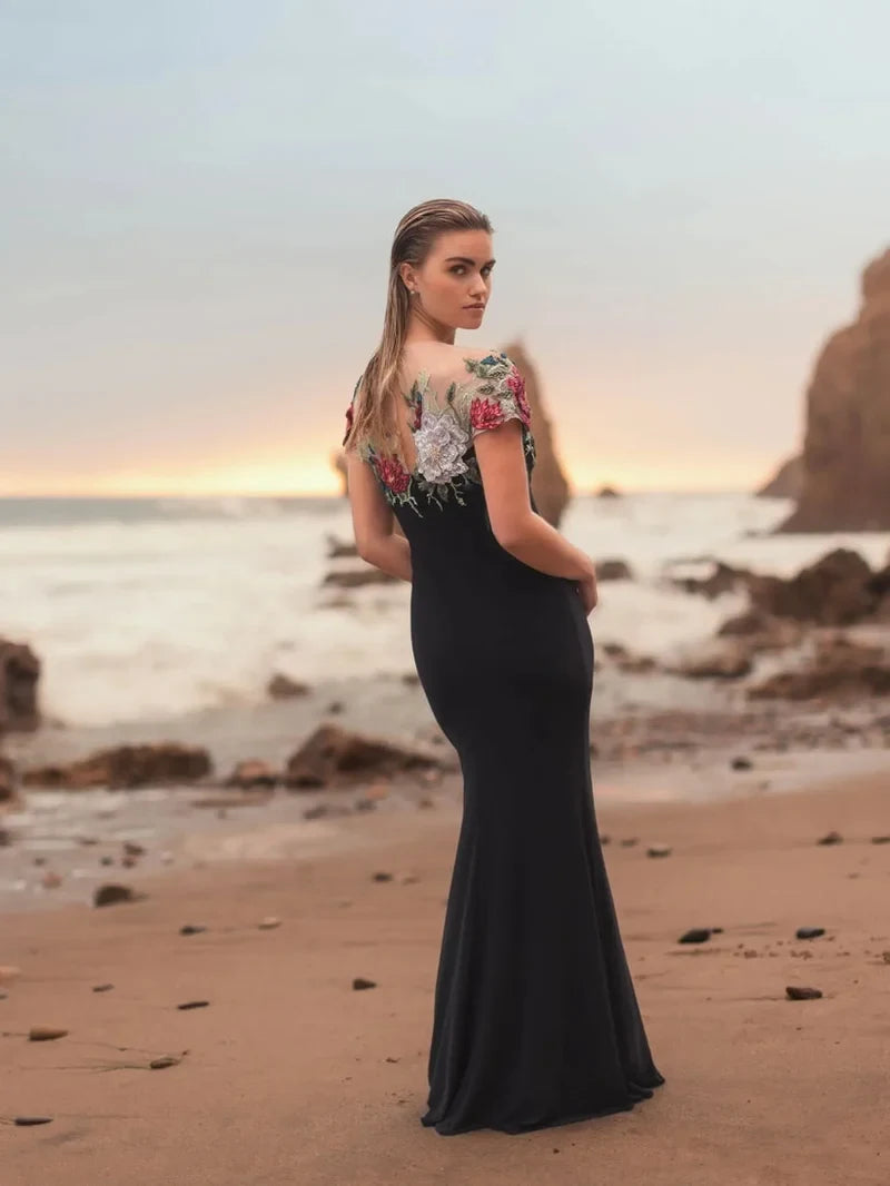 Elegant Sheath Illusion Boat Neck Short Sleeve Embroidered Floral Black Floor-Length Mother of the Bride Dress