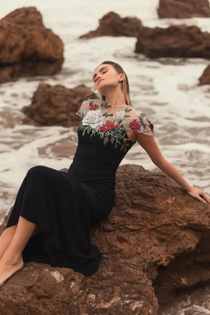 Elegant Sheath Illusion Boat Neck Short Sleeve Embroidered Floral Black Floor-Length Mother of the Bride Dress