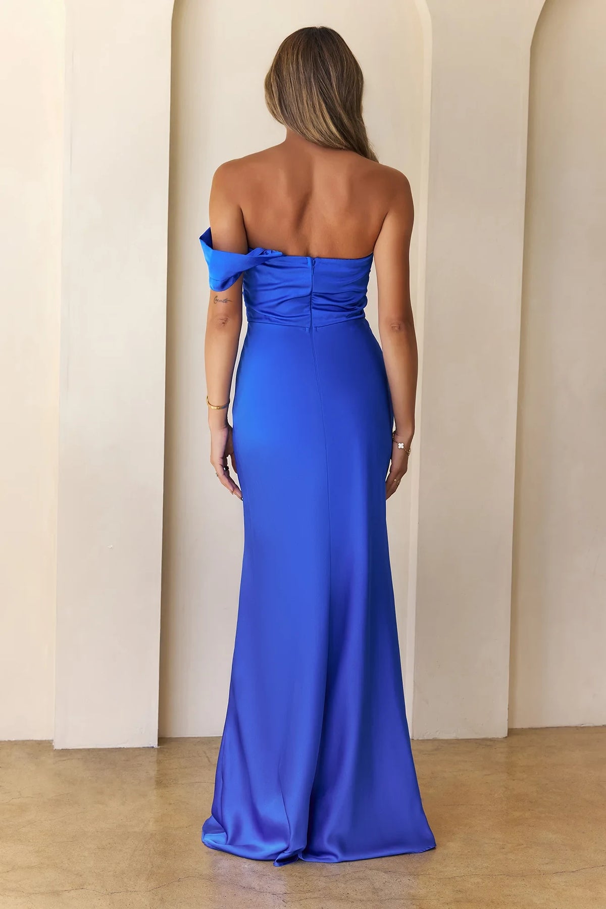 Elegant Sheath Off-Shoulder Draped Royal Blue Floor-Length Prom Dresses Women's Gown
