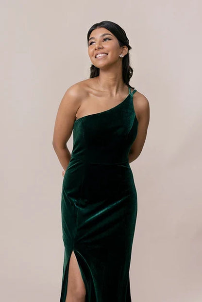 Elegant Sheath One-Shoulder Sleeveless High Slit Emerald Green Floor-Length Bridesmaid Gown