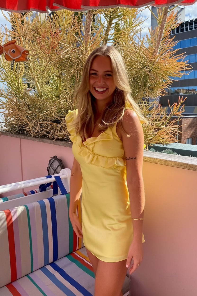 Elegant Sheath Ruffled V-Neck Sleeveless Flirty Yellow Short Homecoming Dress