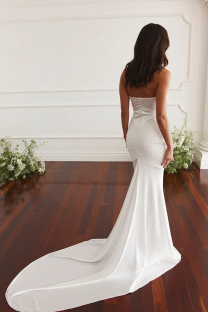 Elegant Sheath Strapless Ruched Form-Fitting White Floor-Length Wedding Dresses Bride Gown