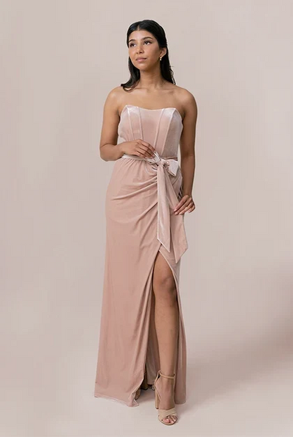 Elegant Sheath Strapless Sleeveless Ruched Slit Blush Maxi Bridesmaid Dress Women's Gown