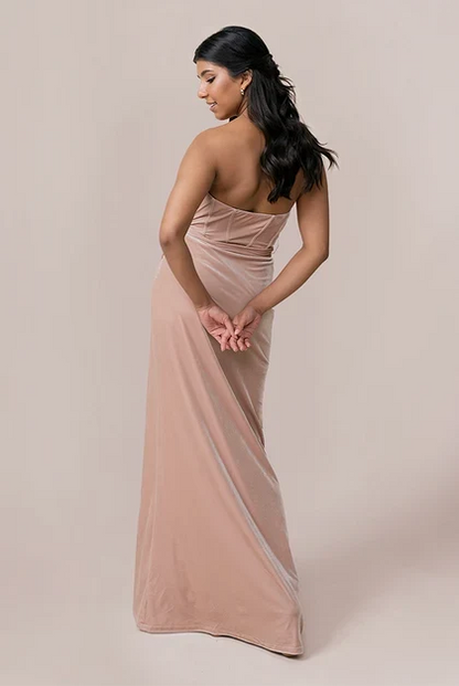 Elegant Sheath Strapless Sleeveless Ruched Slit Blush Maxi Bridesmaid Dress Women's Gown