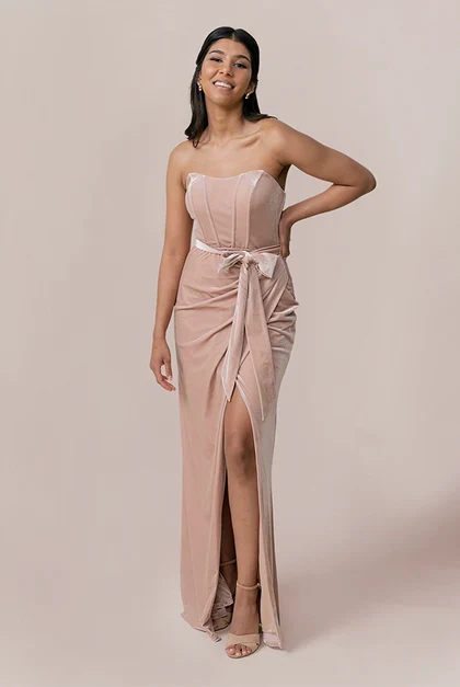 Elegant Sheath Strapless Sleeveless Ruched Slit Blush Maxi Bridesmaid Dress Women's Gown