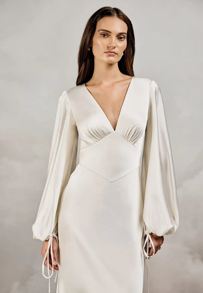 Elegant Sheath V-Neck Long Sleeve Romantic Backless Ivory Floor-Length Wedding Gown