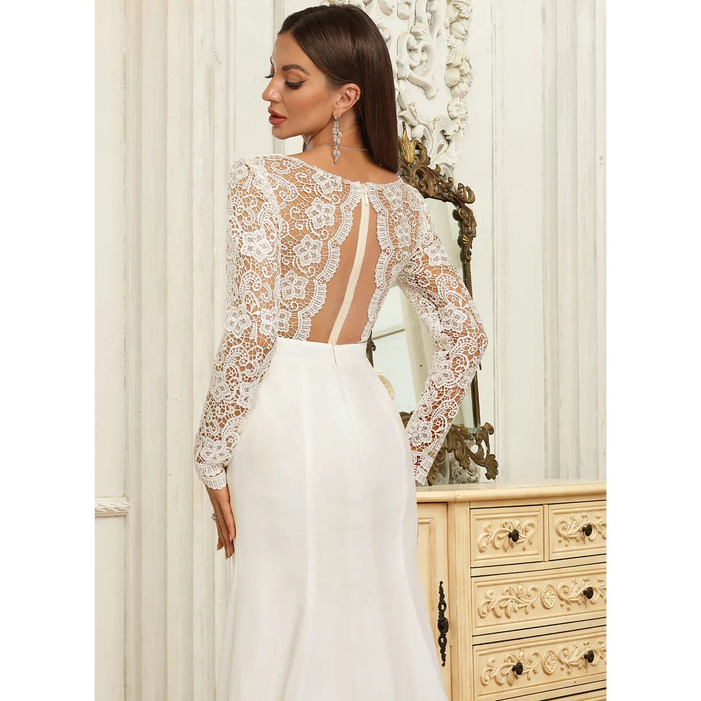 Elegant Trumpet V-Neck Long Sleeve Lace White Floor-Length Wedding Dress