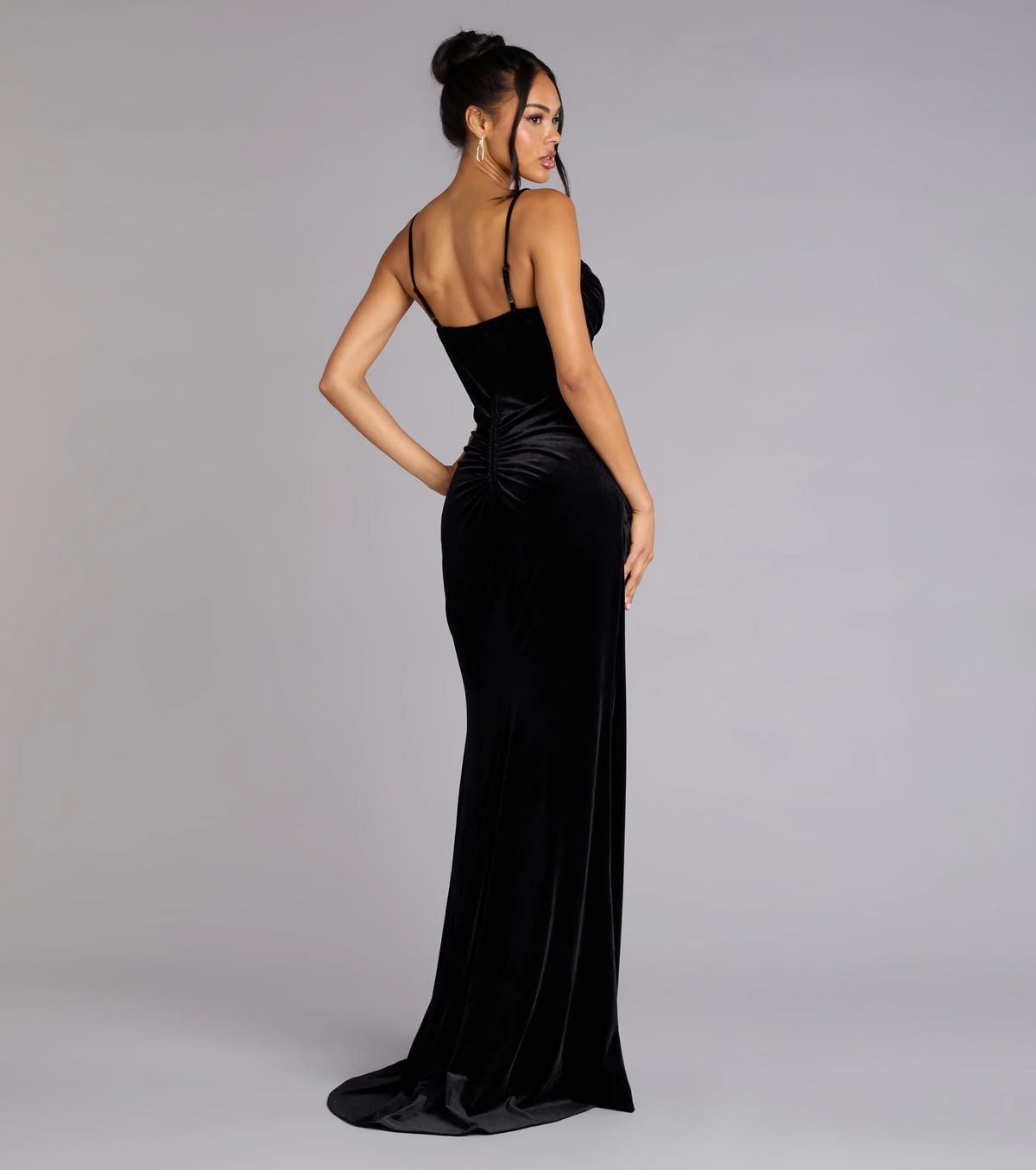 Glam Mermaid Spaghetti Strap V Neck Ruched Slit Black Velvet Maxi Evening Dresses Women Formal