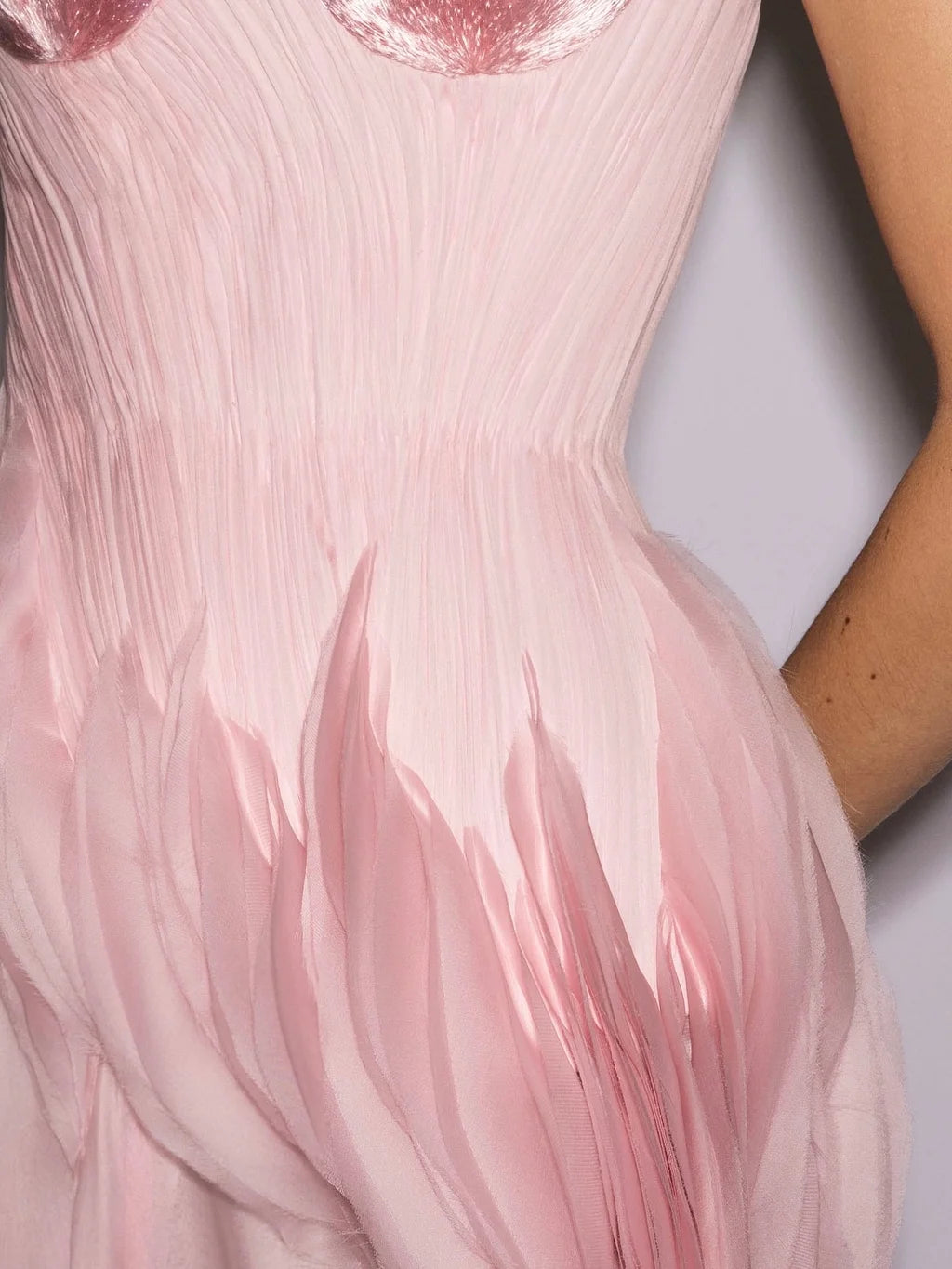 Glamorous Strapless 3D Shell Embellished Pleated Organza A-Line Maxi Prom Dress with Train