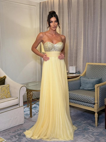 Glamorous Strapless Sweetheart Beaded Bust Pleated Chiffon A Line Maxi Prom Dress With Train For Formal Evening Red Carpet