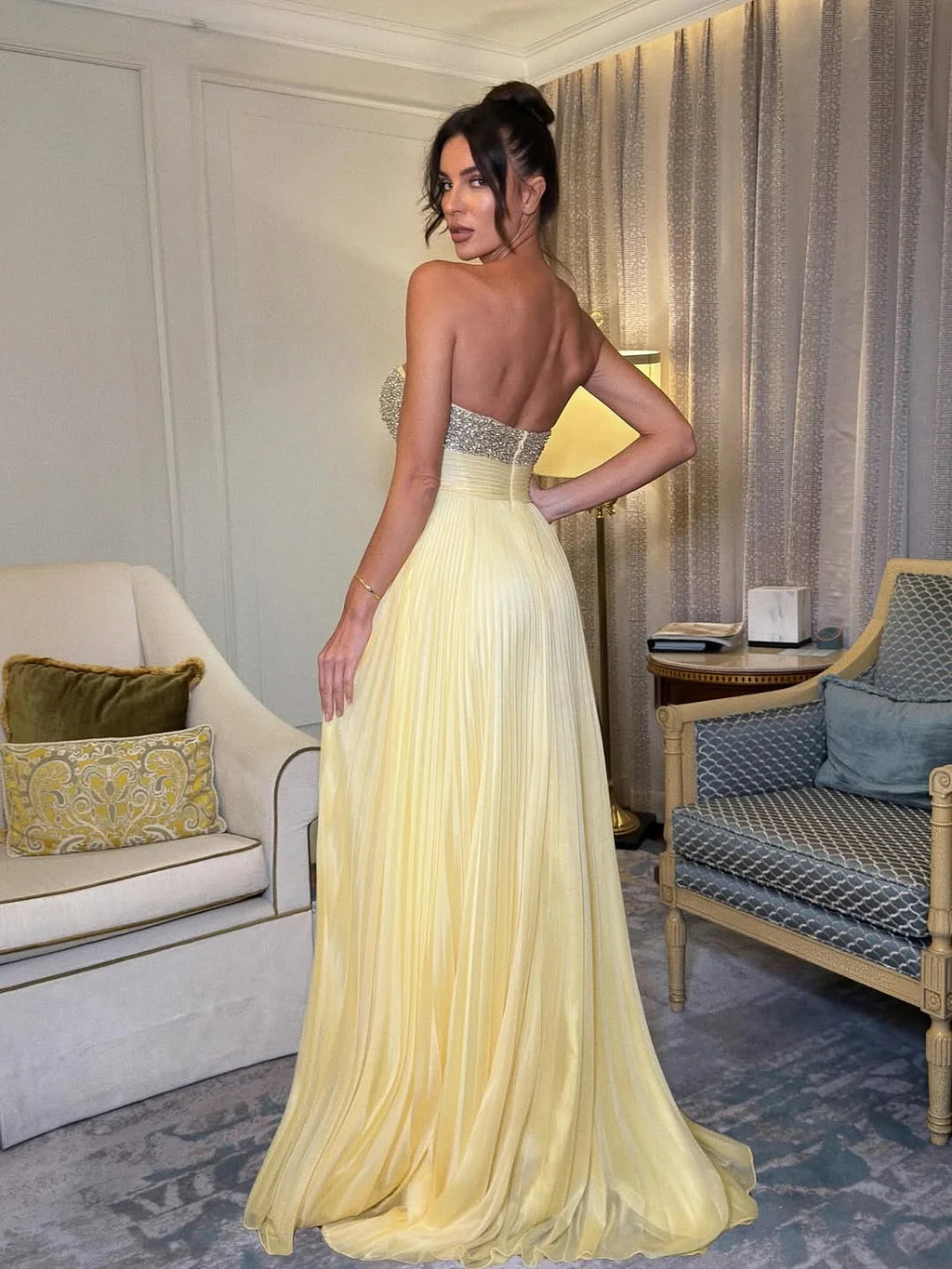 Glamorous Strapless Sweetheart Beaded Bust Pleated Chiffon A Line Maxi Prom Dress With Train For Formal Evening Red Carpet