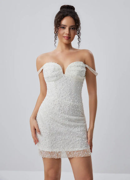 Glamorous Bodycon Sweetheart Sleeveless Sparkly Beaded White Short Homecoming Dress for Women