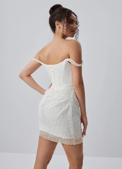 Glamorous Bodycon Sweetheart Sleeveless Sparkly Beaded White Short Homecoming Dress for Women