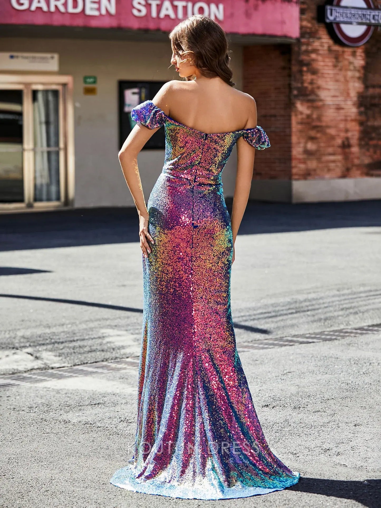 Glamorous Mermaid Sweetheart Off-Shoulder Sparkling High Slit Iridescent Floor-Length Prom Dress