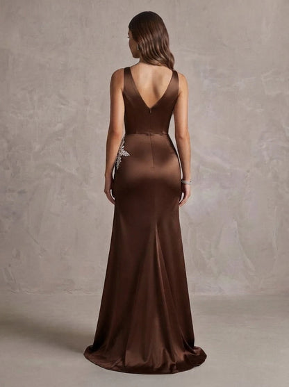 Glamorous Sheath V-Neck Sleeveless Ruched Slit Brown Maxi Prom Dresses Women