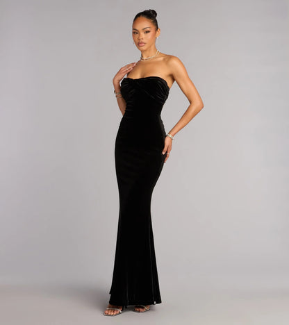 Luxurious Black Velvet Strapless Twist Front Mermaid Prom Dress with Open Back