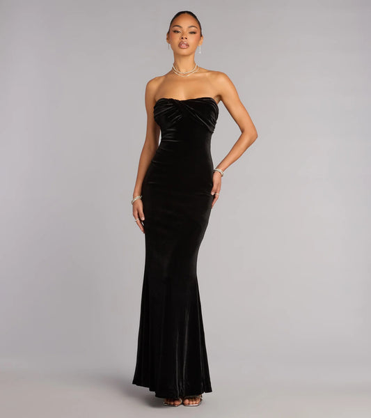 Luxurious Black Velvet Strapless Twist Front Mermaid Prom Dress with Open Back
