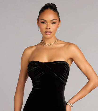Luxurious Black Velvet Strapless Twist Front Mermaid Prom Dress with Open Back