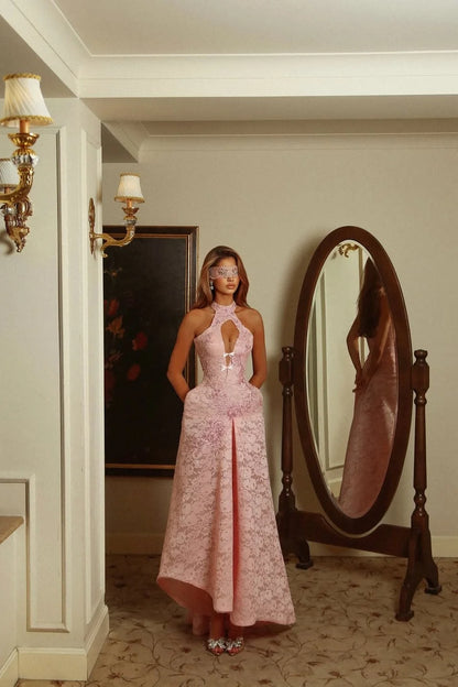 Luxurious Halter Neck Keyhole Cutout Lace Appliqué A-Line Maxi Prom Dress with Pockets