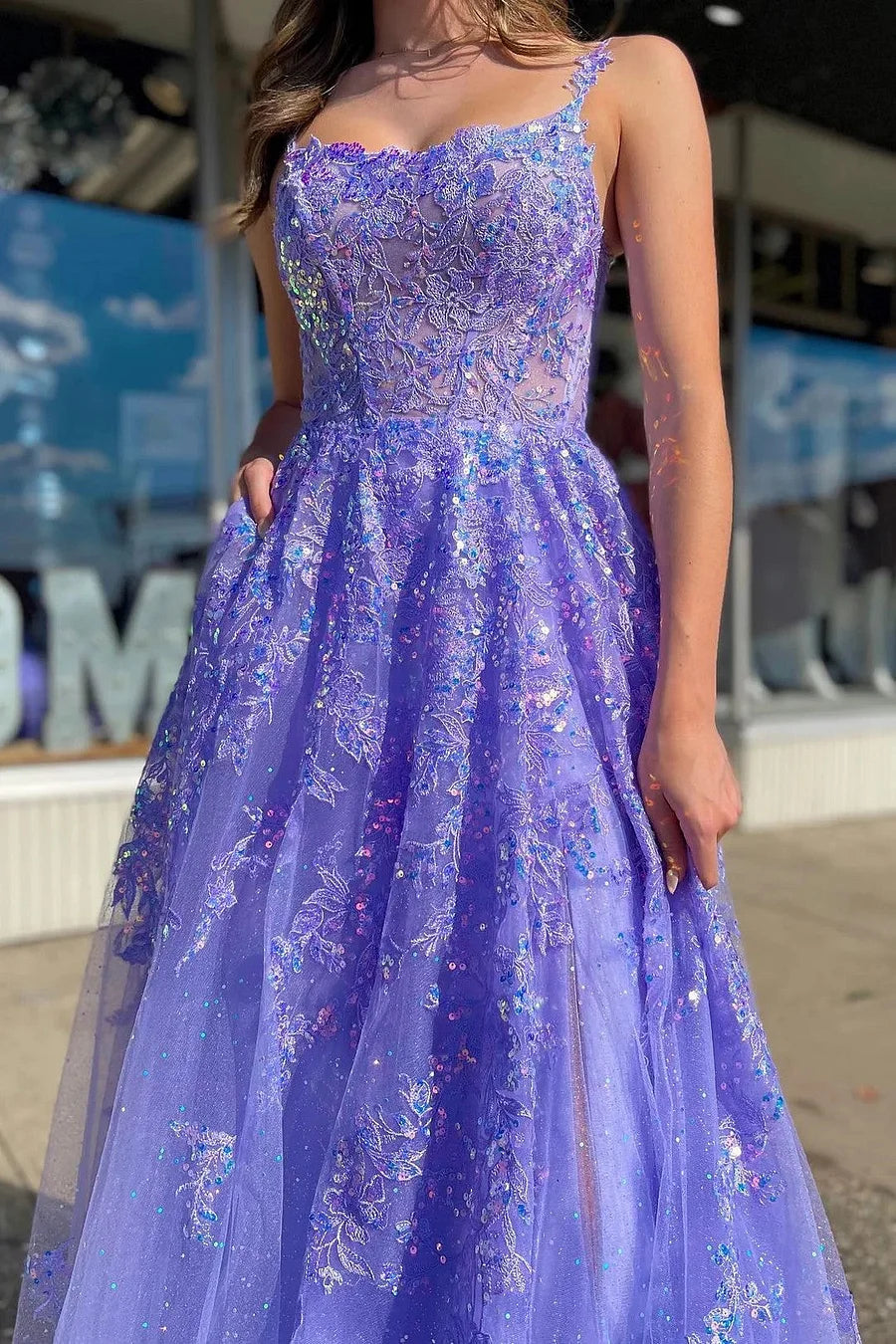 Luxury Lavender Prom Dresses with Tulle Fabric Sequin Lace Embroidery and Pockets