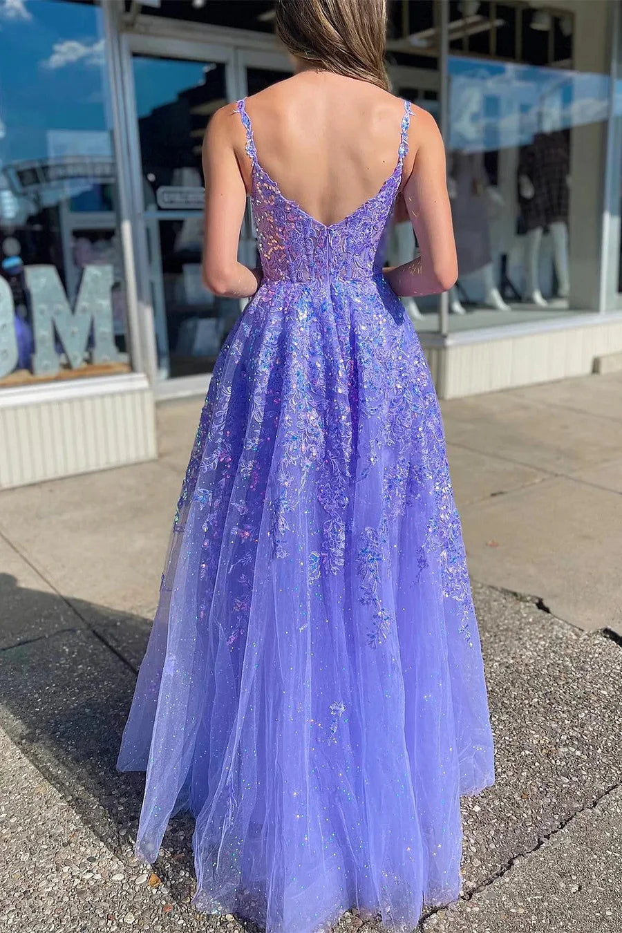 Luxury Lavender Prom Dresses with Tulle Fabric Sequin Lace Embroidery and Pockets