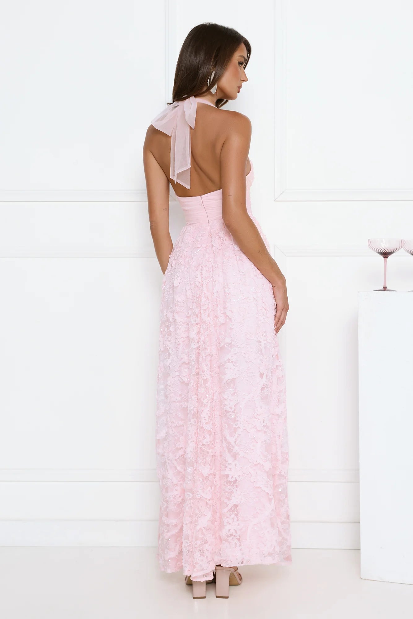 Luxury Pink Prom Dresses with Lace Fabric Halter Neck and Sequin Detail
