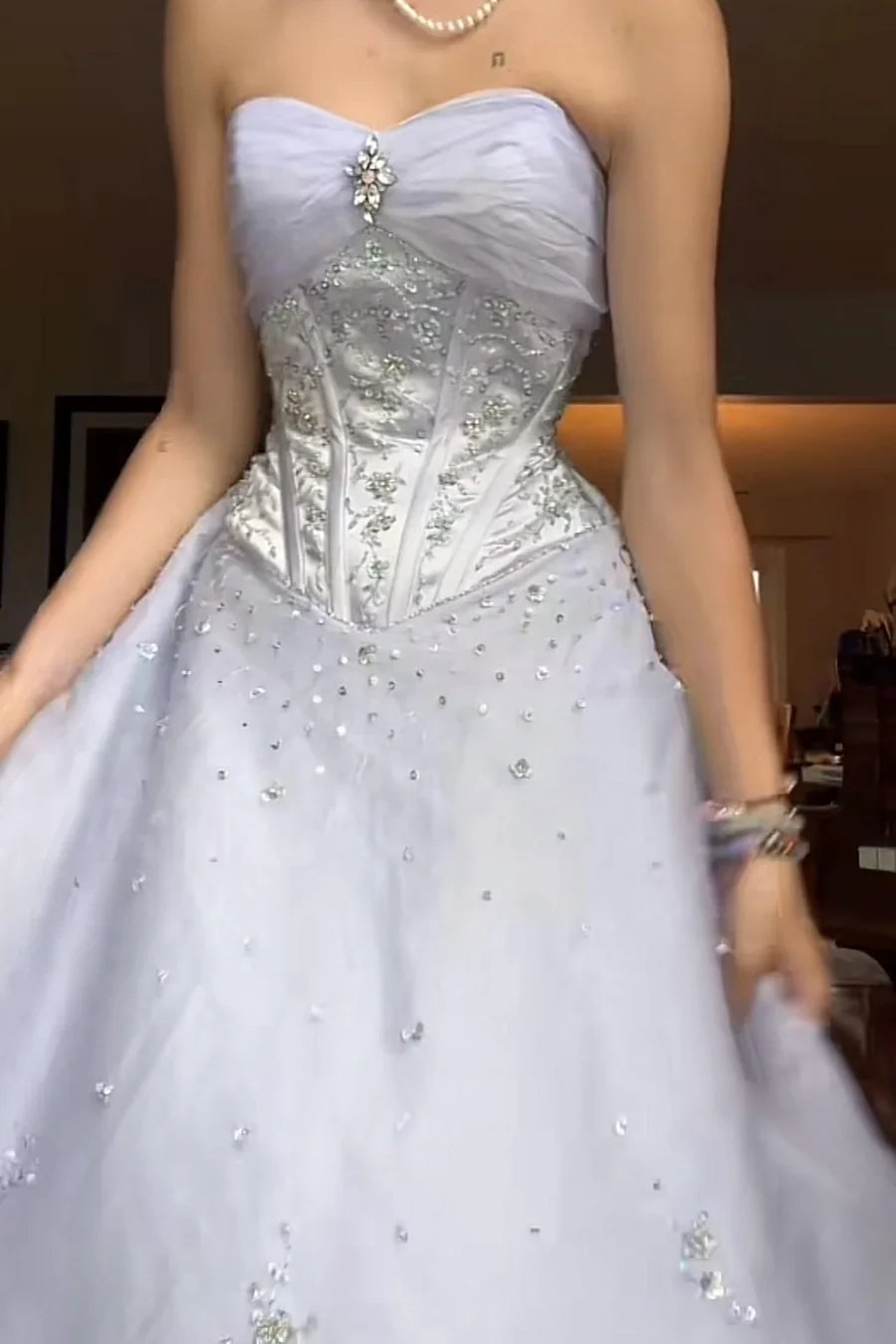 Luxury Light Blue Evening Dresses Sweetheart Neck with Beaded Ball Gown and Tulle Skirt