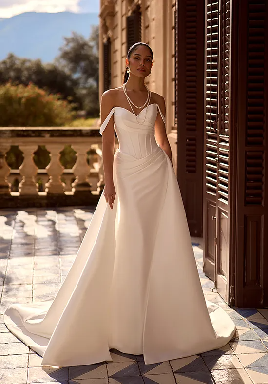 Off The Shoulder Satin A Line Wedding Dress Sweetheart Corset Bridal Gown with Chapel Train