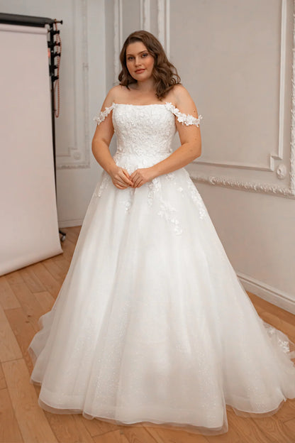 Plus Size Off Shoulder 3D Floral Lace Tulle Wedding Dress