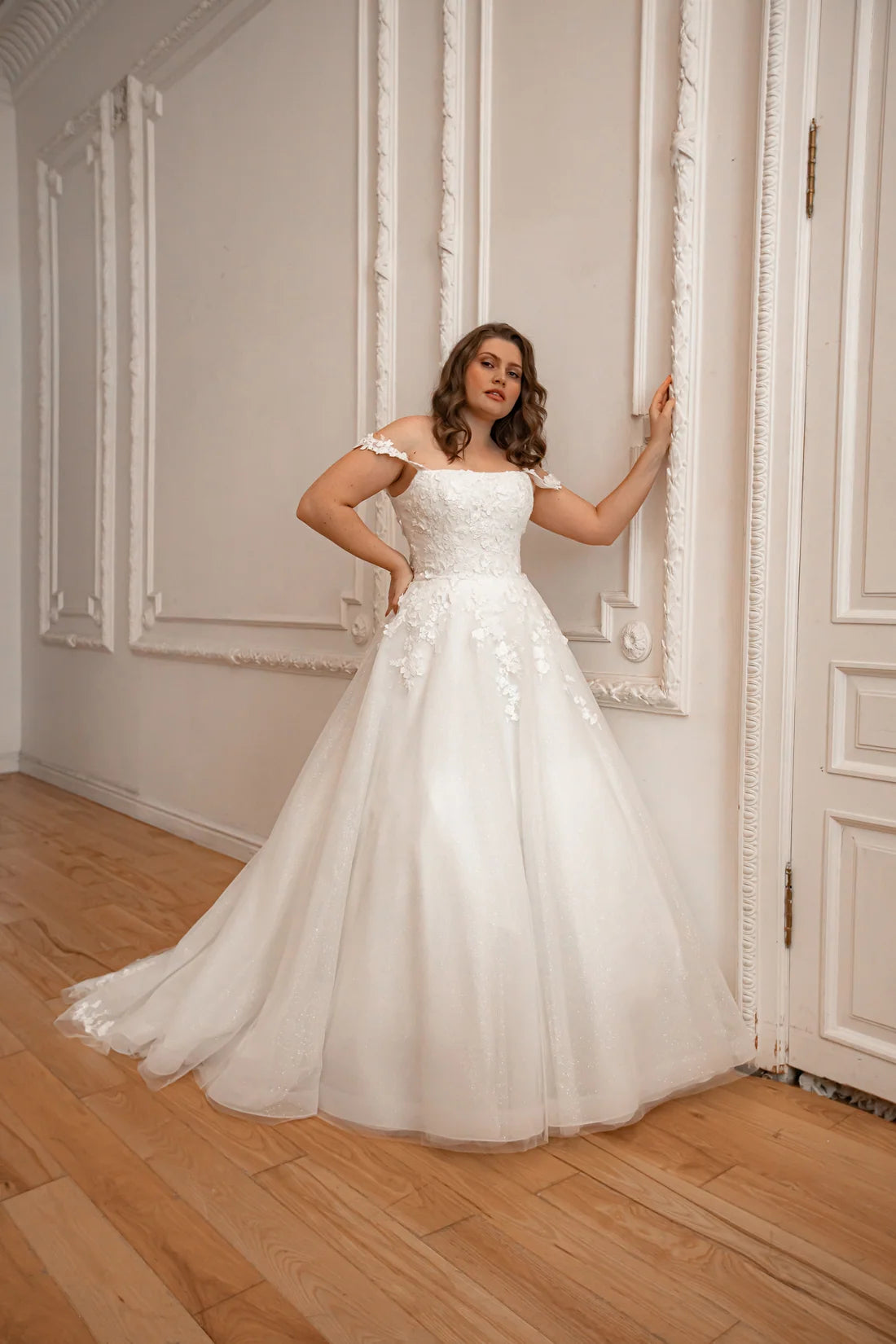 Plus Size Off Shoulder 3D Floral Lace Tulle Wedding Dress