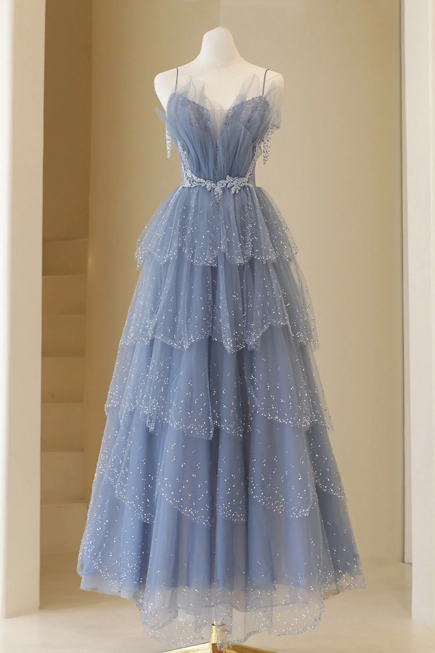 Prom Dress Blue Spaghetti Strap Tiered Tulle Maxi Dress With Sweetheart Neckline And Beaded Waist Formal Evening Party Gown