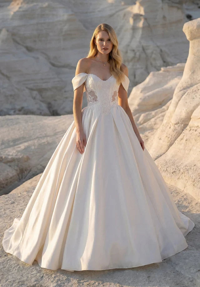 Romantic A-Line Sweetheart Sleeveless Corset Applique Ivory Long Wedding Dresses Gown