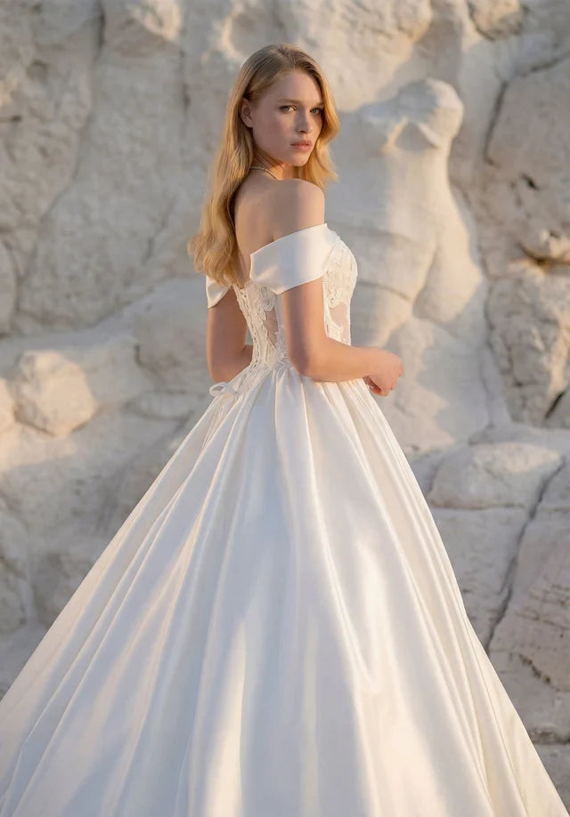 Romantic A-Line Sweetheart Sleeveless Corset Applique Ivory Long Wedding Dresses Gown
