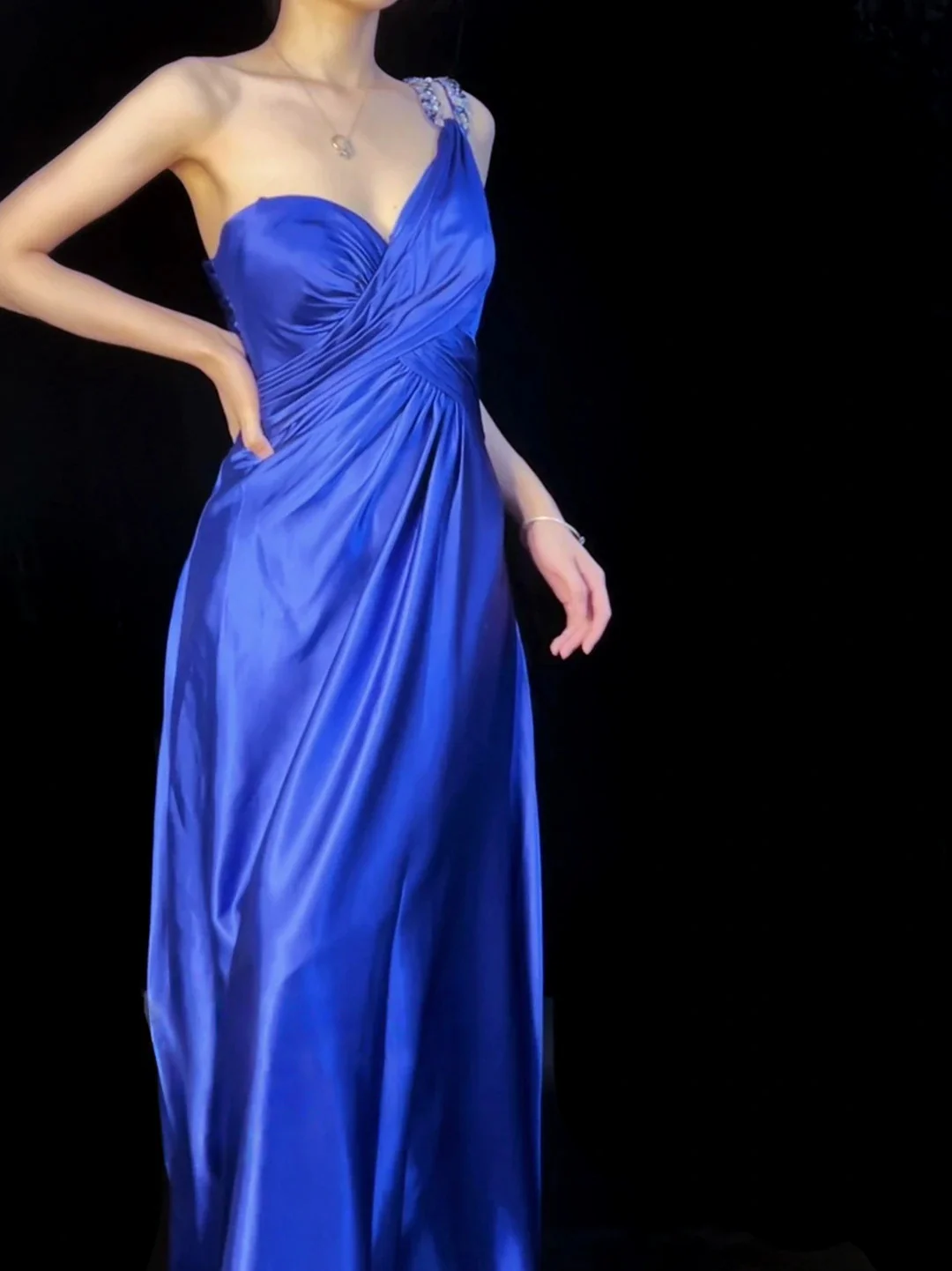 Royal Blue One Shoulder Prom Dress With Rhinestone Embellishments And Open Back Satin Formal Prom Dress