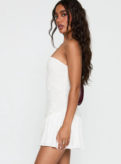 White Strapless Homecoming Dress with Floral Appliques and Ruffled Hem for Formal Events and Homecoming Nights