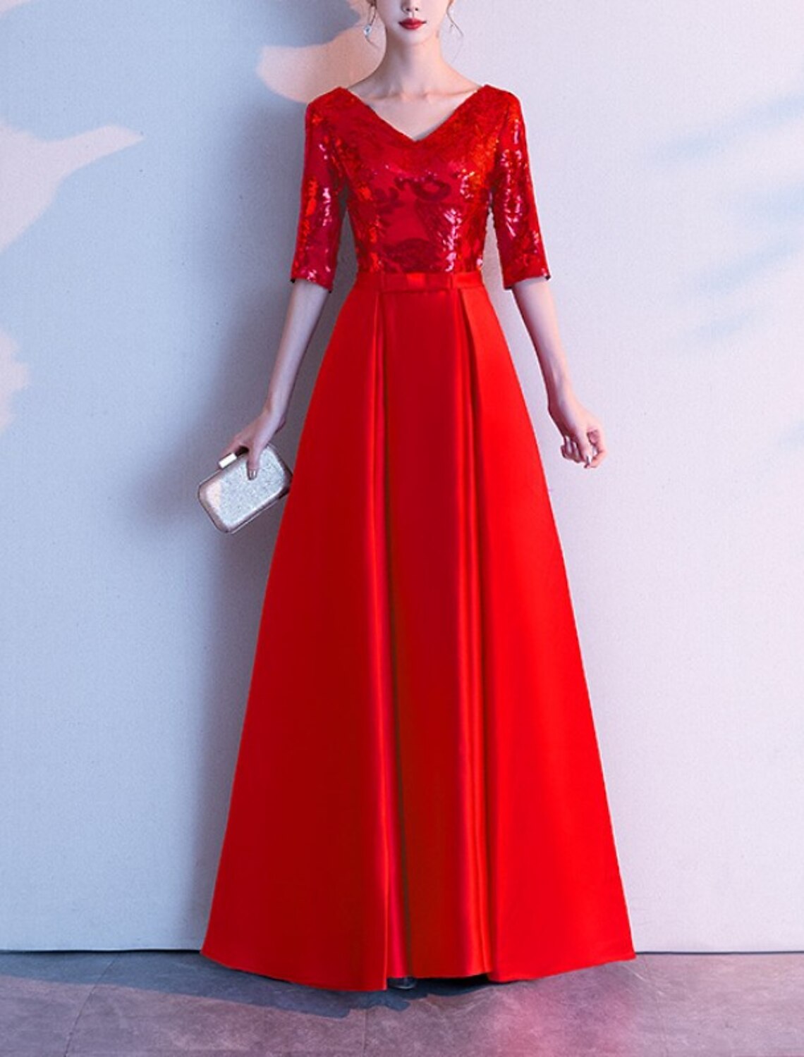 Sheath / Column Mother of the Bride Dress Party Sparkle & Shine Petite V Neck Floor Length Satin Half Sleeve with Bow(s) Pleats Sequin