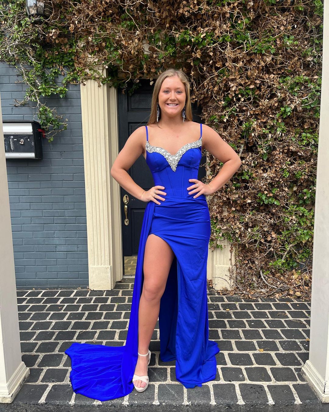 Cute Mermaid Sweetheart Royal Blue Satin Long Prom Dresses with Beading