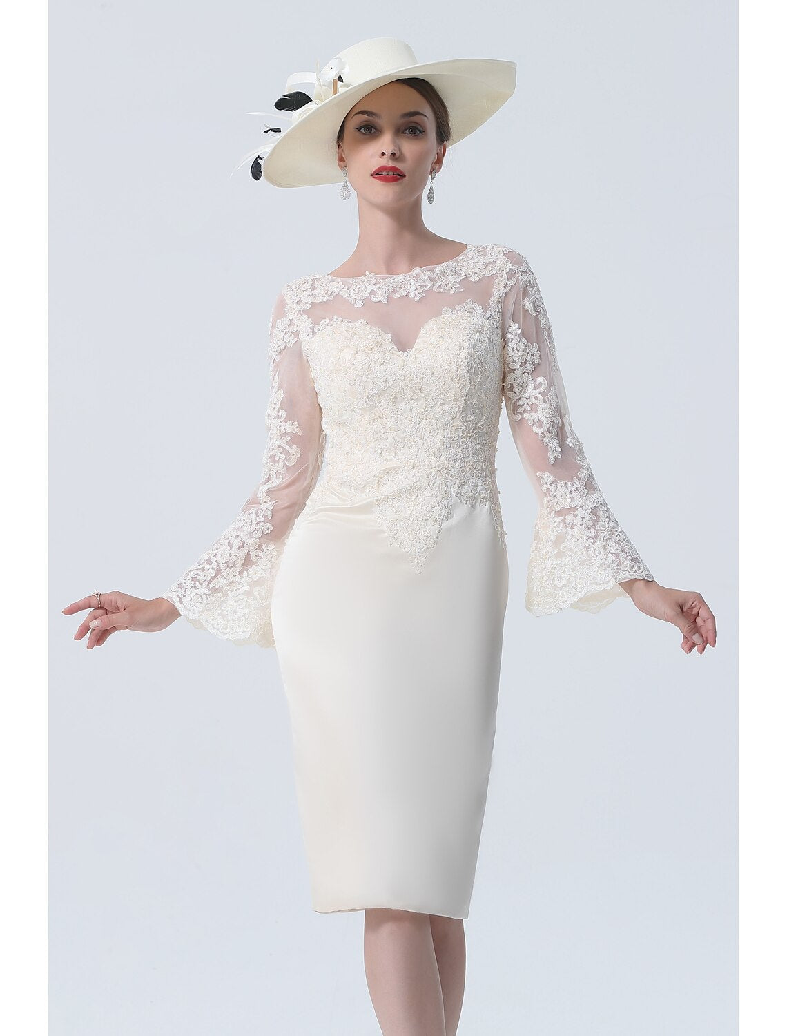 Sheath / Column Mother of the Bride Dress Vintage Plus Size Elegant Jewel Neck Knee Length Satin Lace Long Sleeve with Lace