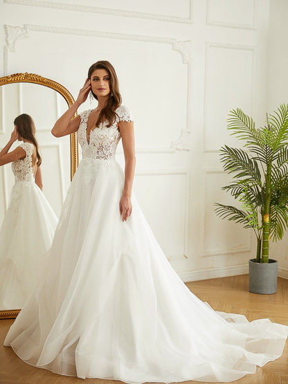 A-Line/Princess Organza Lace V-neck Short Sleeves Court Train Wedding Dresses