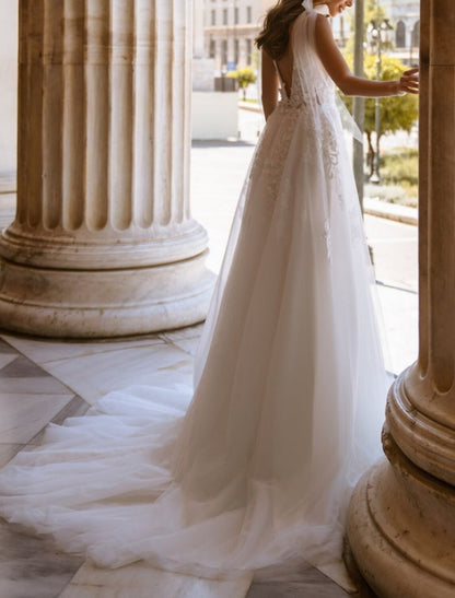 Engagement Formal Fall Wedding Dresses A-Line V Neck Sleeveless Court Train Lace Bridal Gowns With Appliques Summer Wedding Party