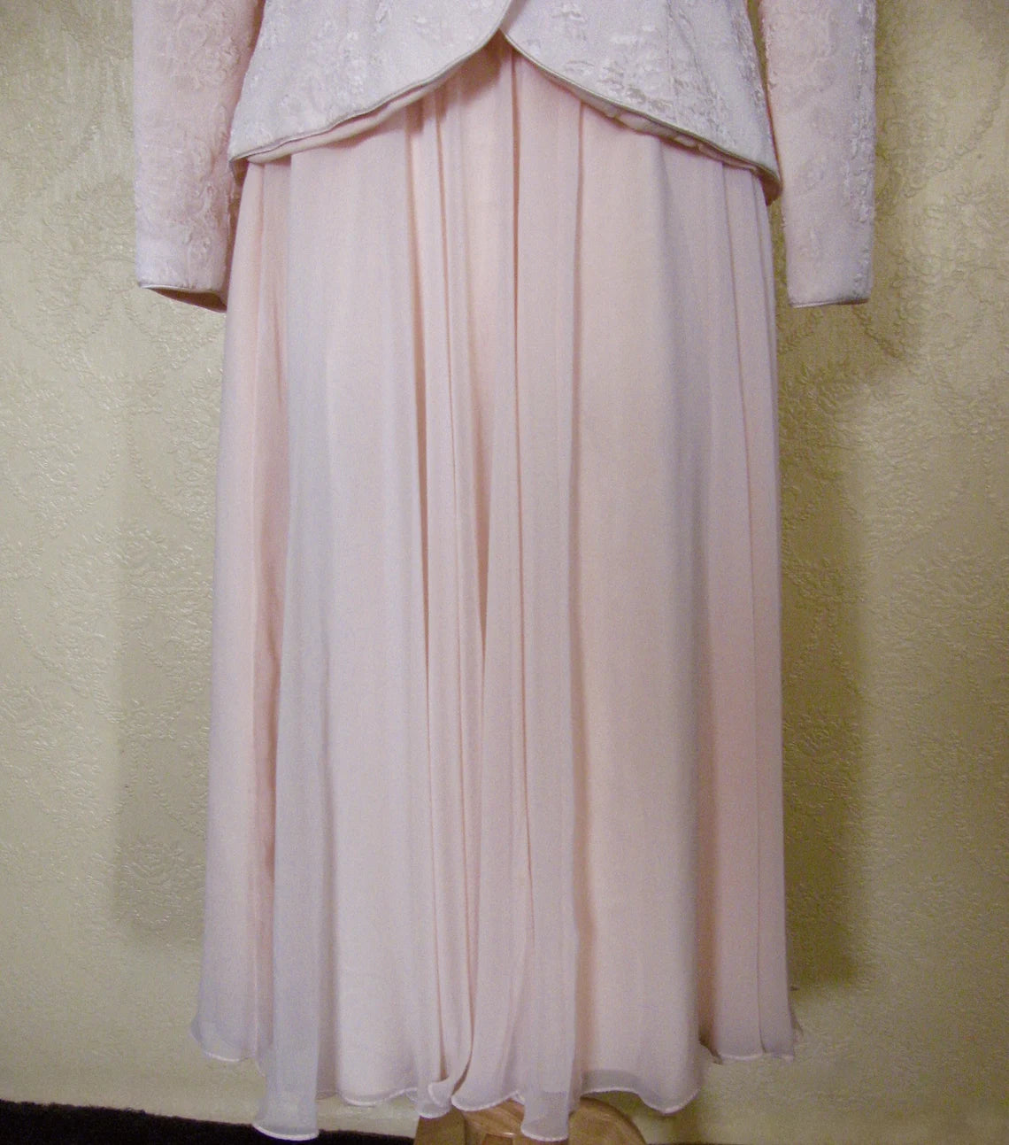 Two Piece Light Blush Pink Knee-length Mother Of The Bride Dress
