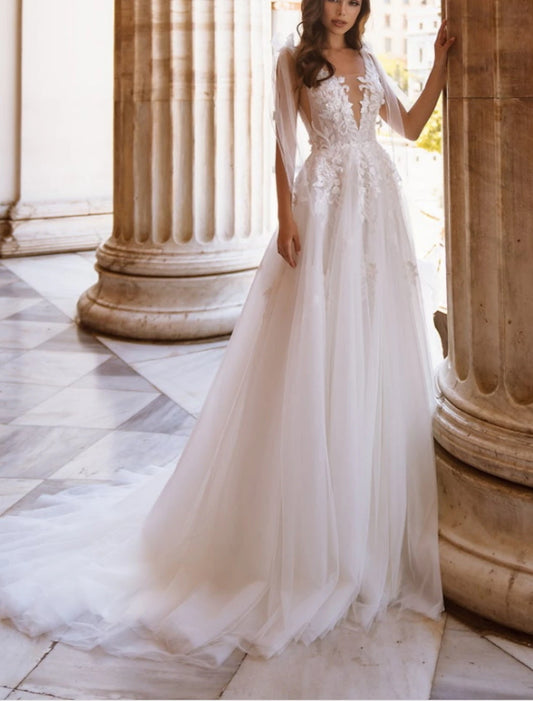 Engagement Formal Fall Wedding Dresses A-Line V Neck Sleeveless Court Train Lace Bridal Gowns With Appliques Summer Wedding Party