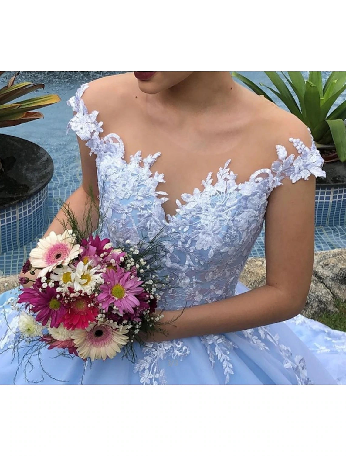 Engagement Fall Wedding Dresses in Color Formal Ball Gown V Neck Cap Sleeve Chapel Train Lace Bridal Gowns With Appliques 2023 Summer Wedding Party