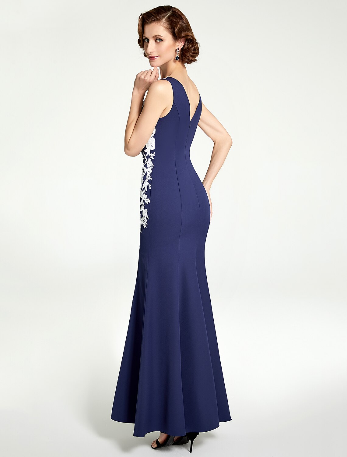 Mermaid / Trumpet Mother of the Bride Dress Jewel Neck Floor Length Chiffon Lace Sleeveless with Lace