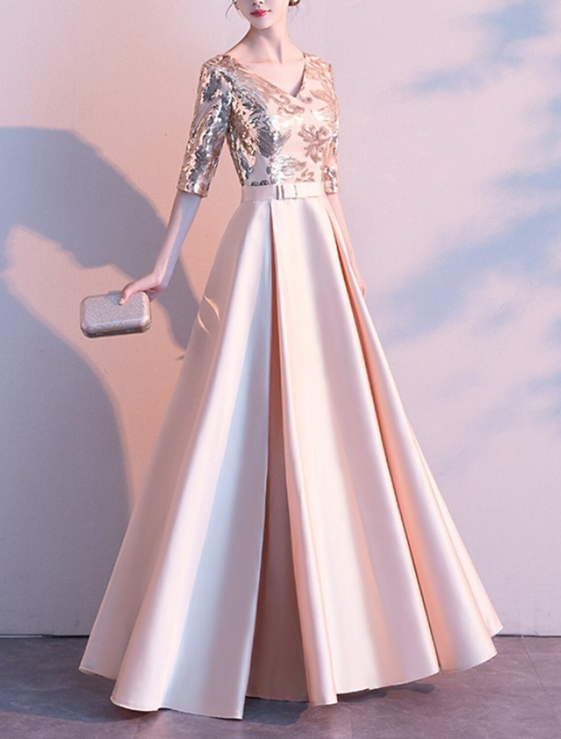 Sheath / Column Mother of the Bride Dress Party Sparkle & Shine Petite V Neck Floor Length Satin Half Sleeve with Bow(s) Pleats Sequin