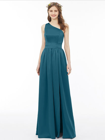 Detail of the sash ribbon and waistline on the chiffon bridesmaid dress.